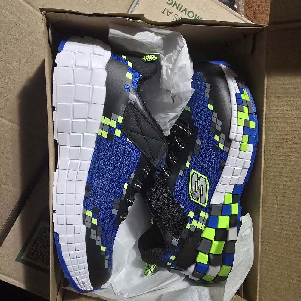 Skechers Kids' Blue and Black Pixel Sneakers (MINECRAFT)